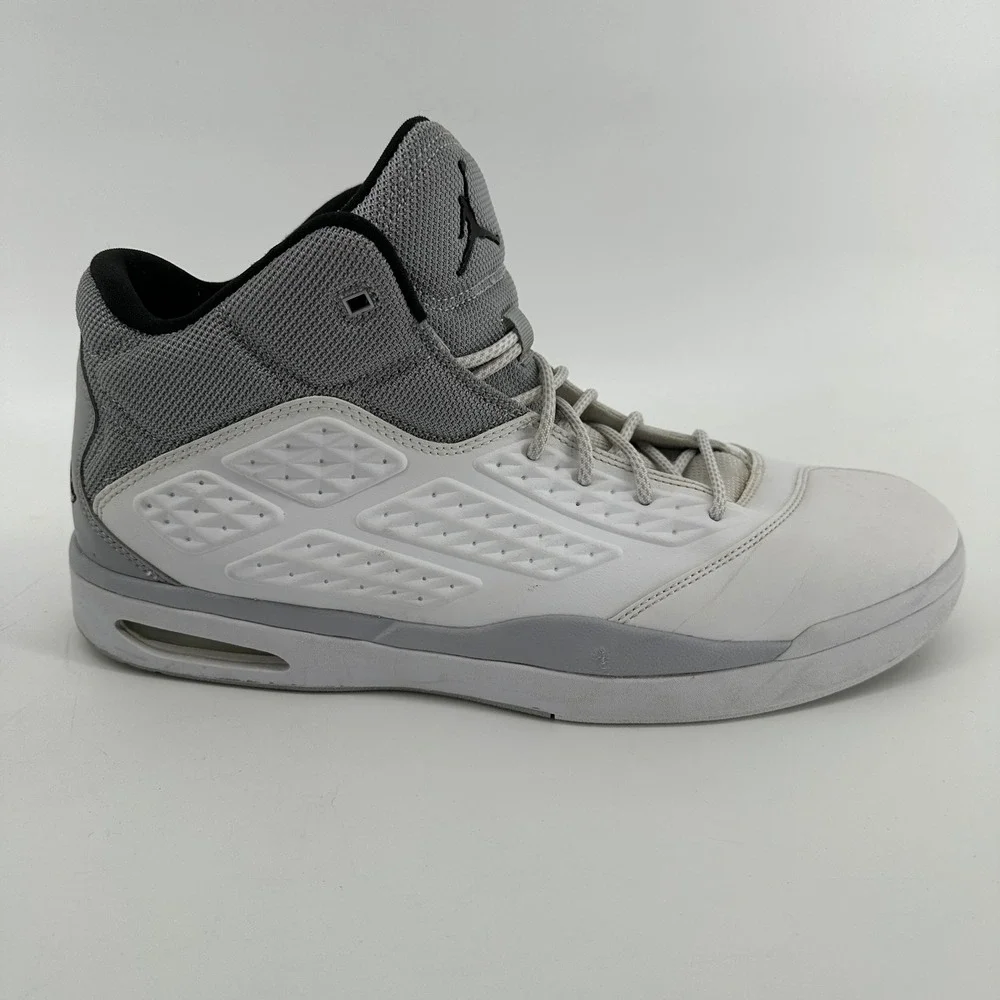 Jordan B. Fly White Wolf Grey Basketball Shoes 881444-003 Mens 13